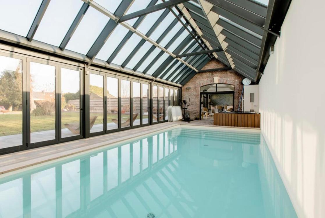 Ecurie Les Tourelles Piscine Interieure & Spa Gainneville Exterior photo